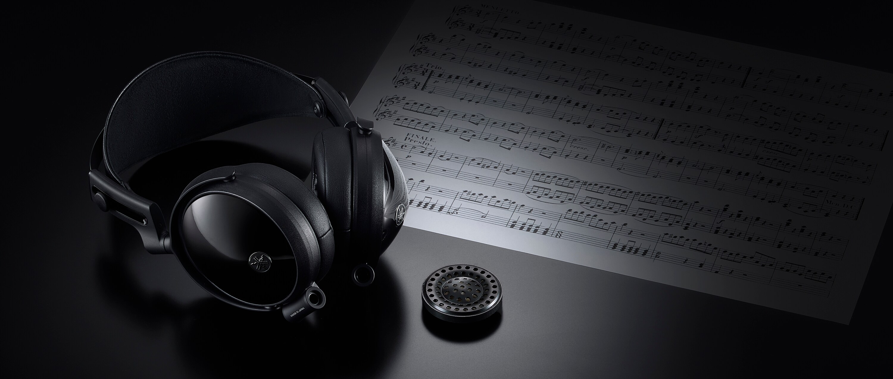 Hero image of the YH-C3000 headphones